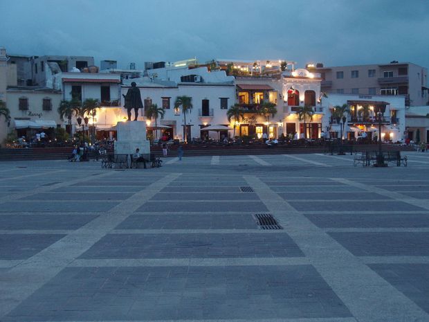 Down By The Riverside with Ivana Gonzalez- Plaza de Espana, Santo Domingo